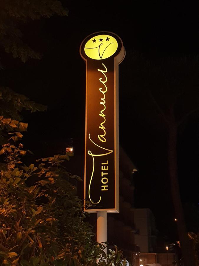 Hotel Vannucci ريميني المظهر الخارجي الصورة