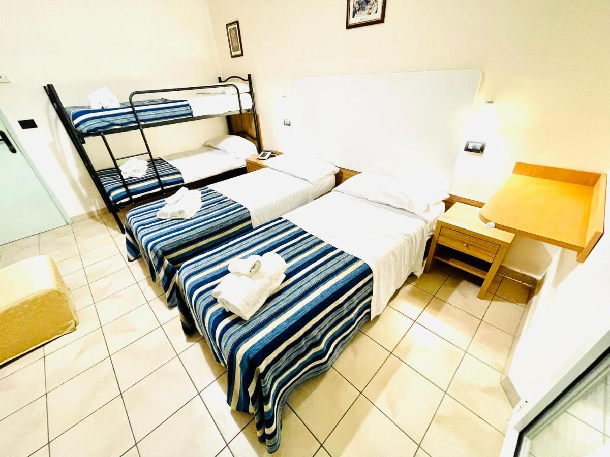 Hotel Vannucci ريميني المظهر الخارجي الصورة