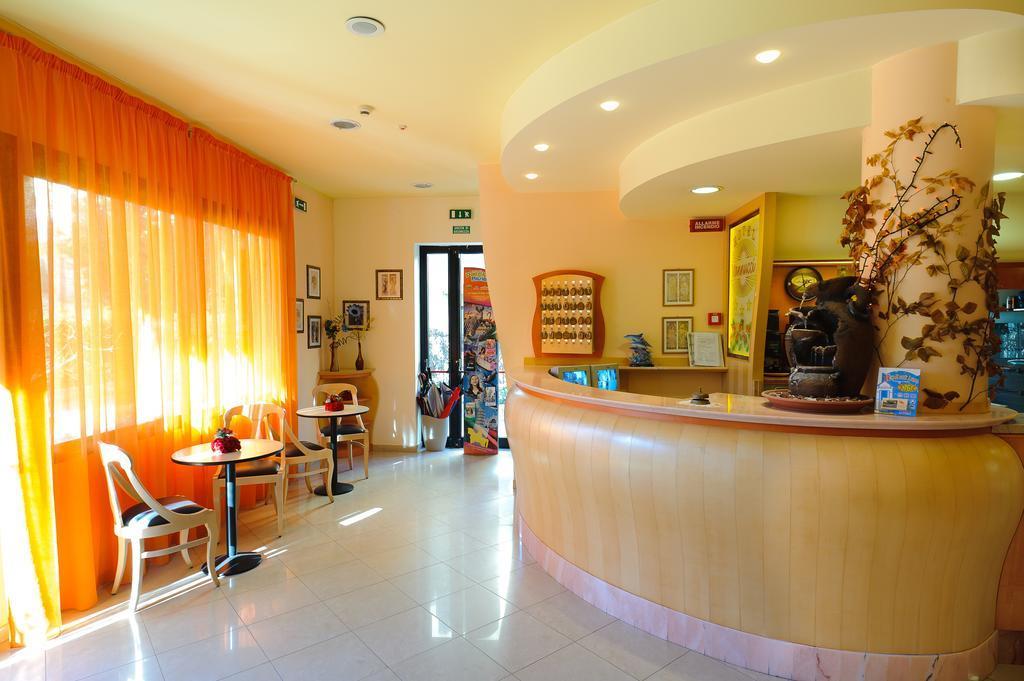 Hotel Vannucci ريميني المظهر الخارجي الصورة