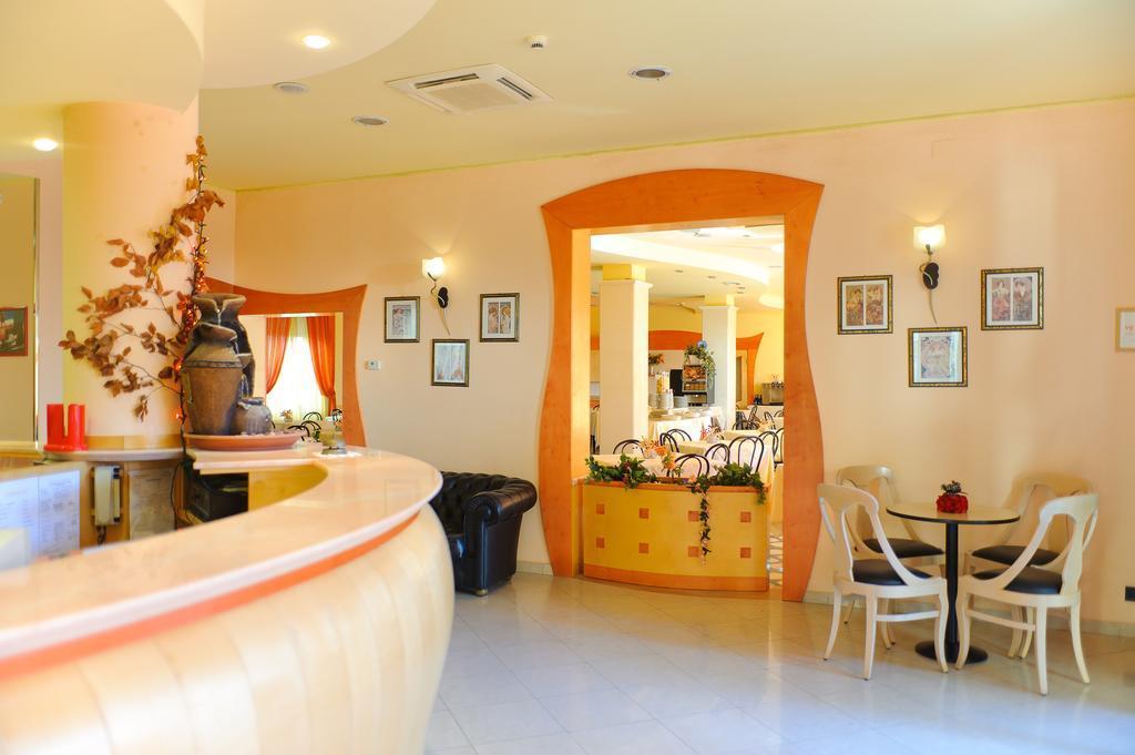 Hotel Vannucci ريميني المظهر الخارجي الصورة