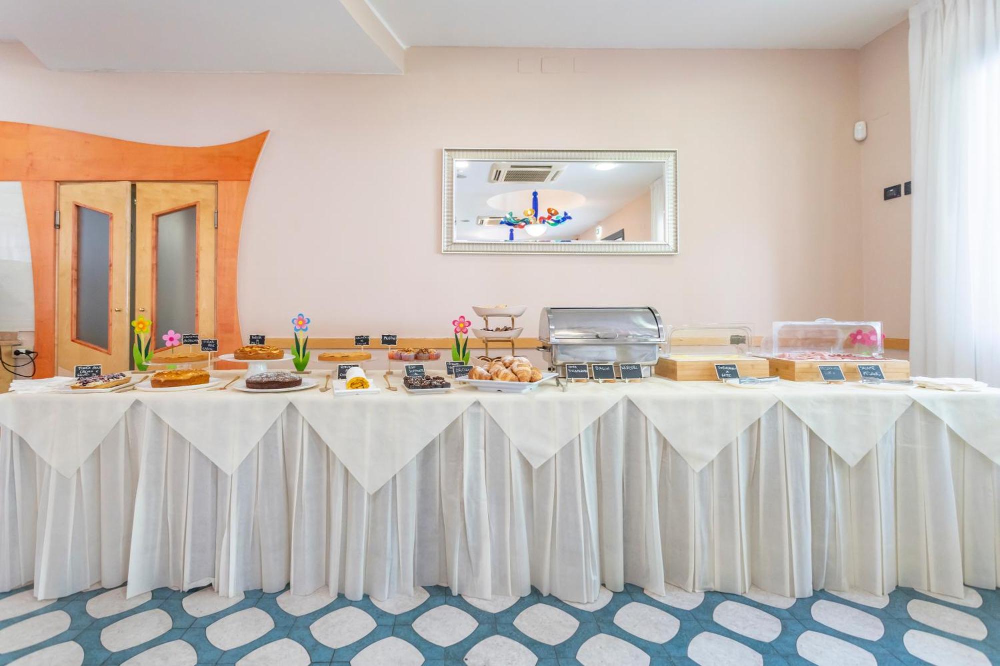 Hotel Vannucci ريميني المظهر الخارجي الصورة