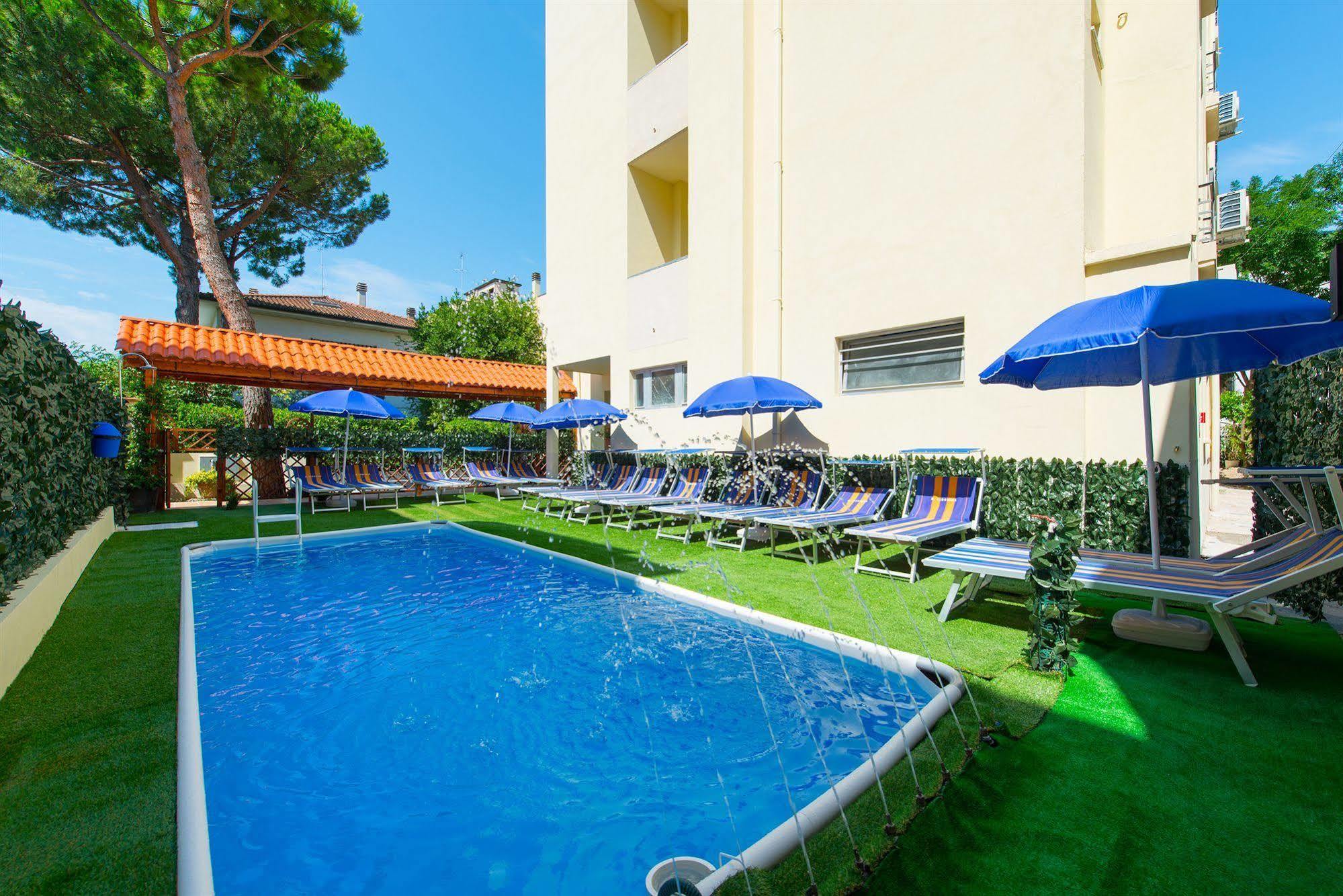 Hotel Vannucci ريميني المظهر الخارجي الصورة